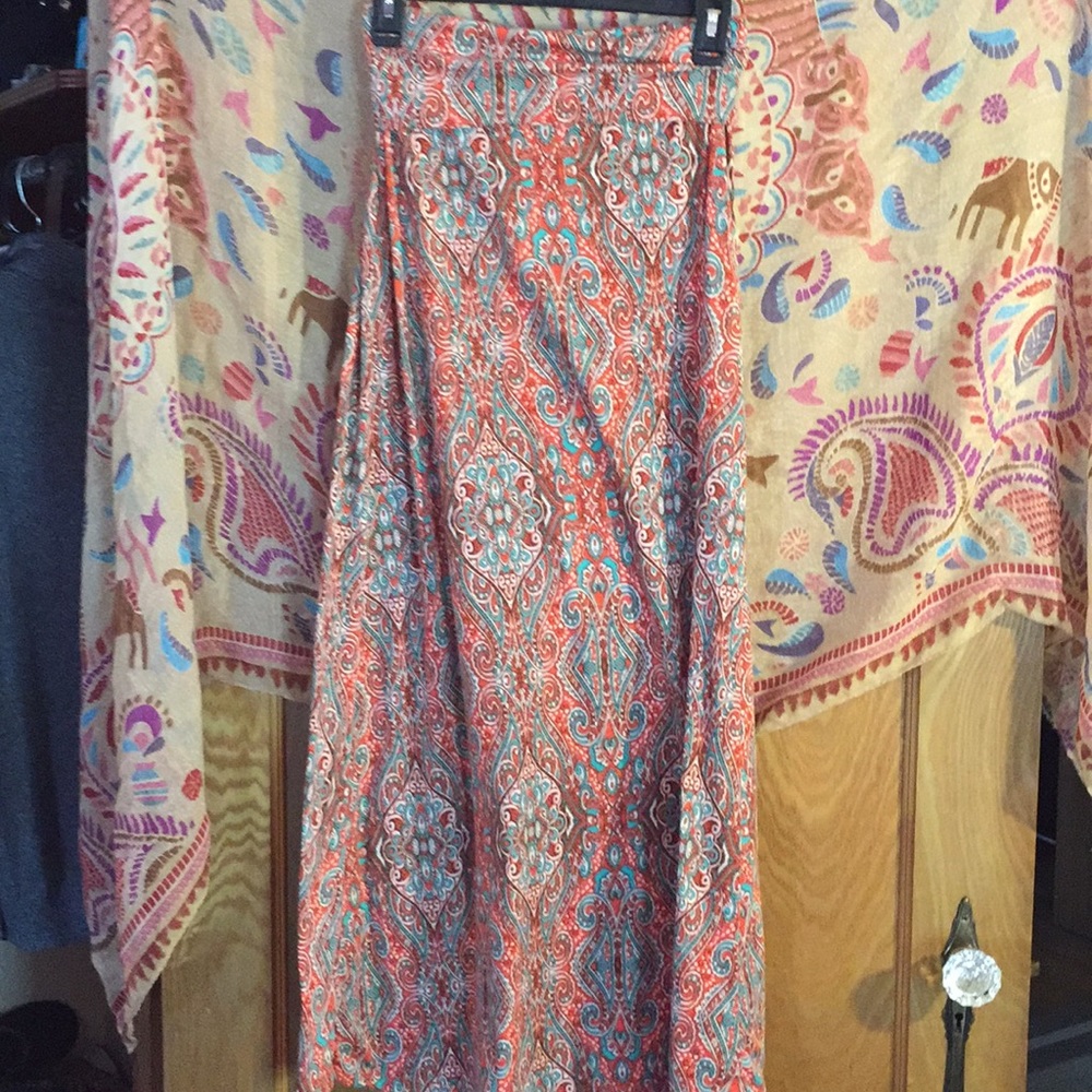 Patterned maxi skirt